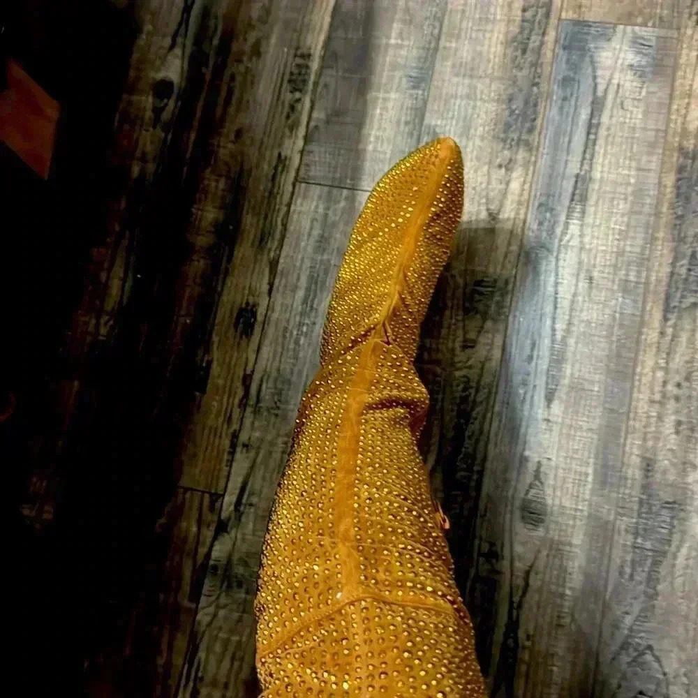 ALL OVER DIAMOND RHINESTONE BOOTS
NEW - Picture 2 of 4